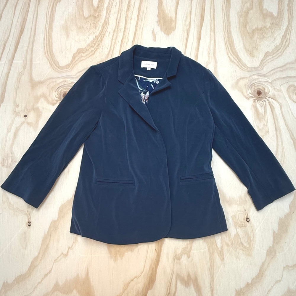 Skies Are Blue Navy Blue Open Front Floral Lined Blazer Jacket Style 22358 Med